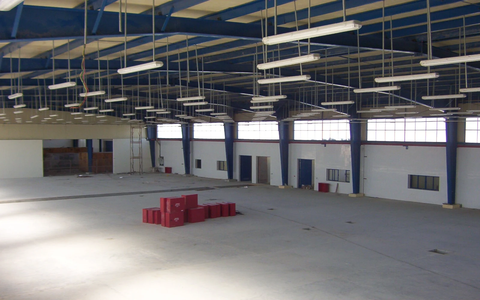 Industrial Metal Hangar — Polaris